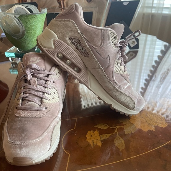 Nike Air Max 90 LX women’s  velvet sneakers running shoes Sz 39.0 USA Sz 8.0 - Picture 13 of 16